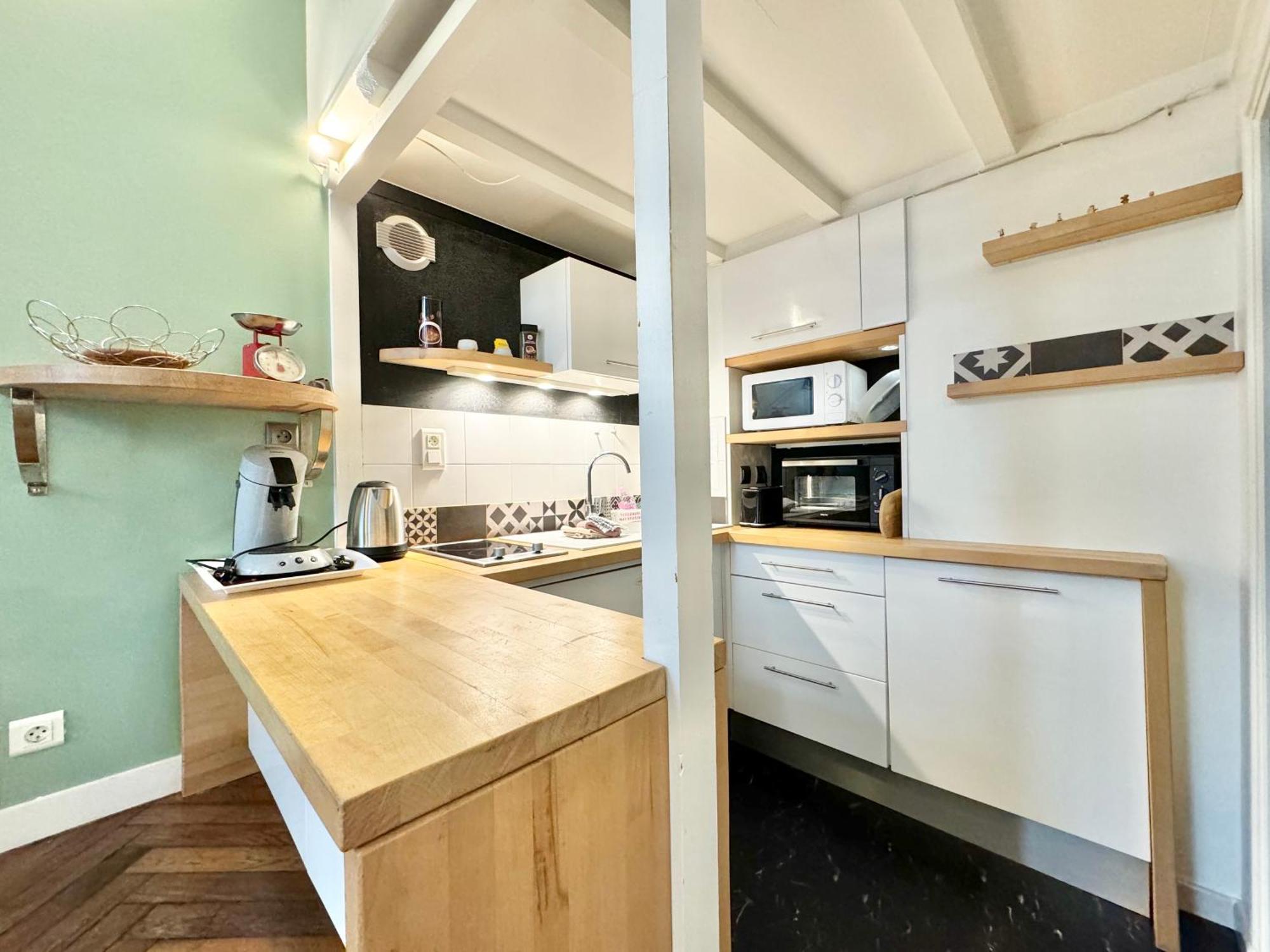 Le Noir Bois Et Blanc - Studio - Wifi - Centre Ville - Entree Autonome Quimper Luaran gambar